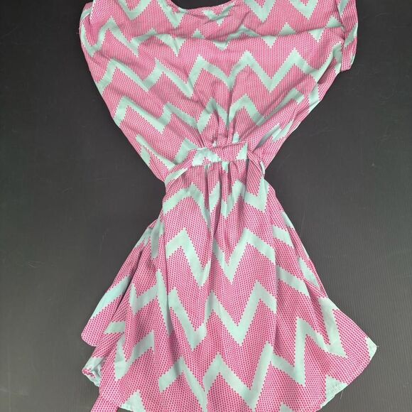 Yetts Los Angeles  Y2K Pink and white chevron dress with tie waist - Picture 2 of 3